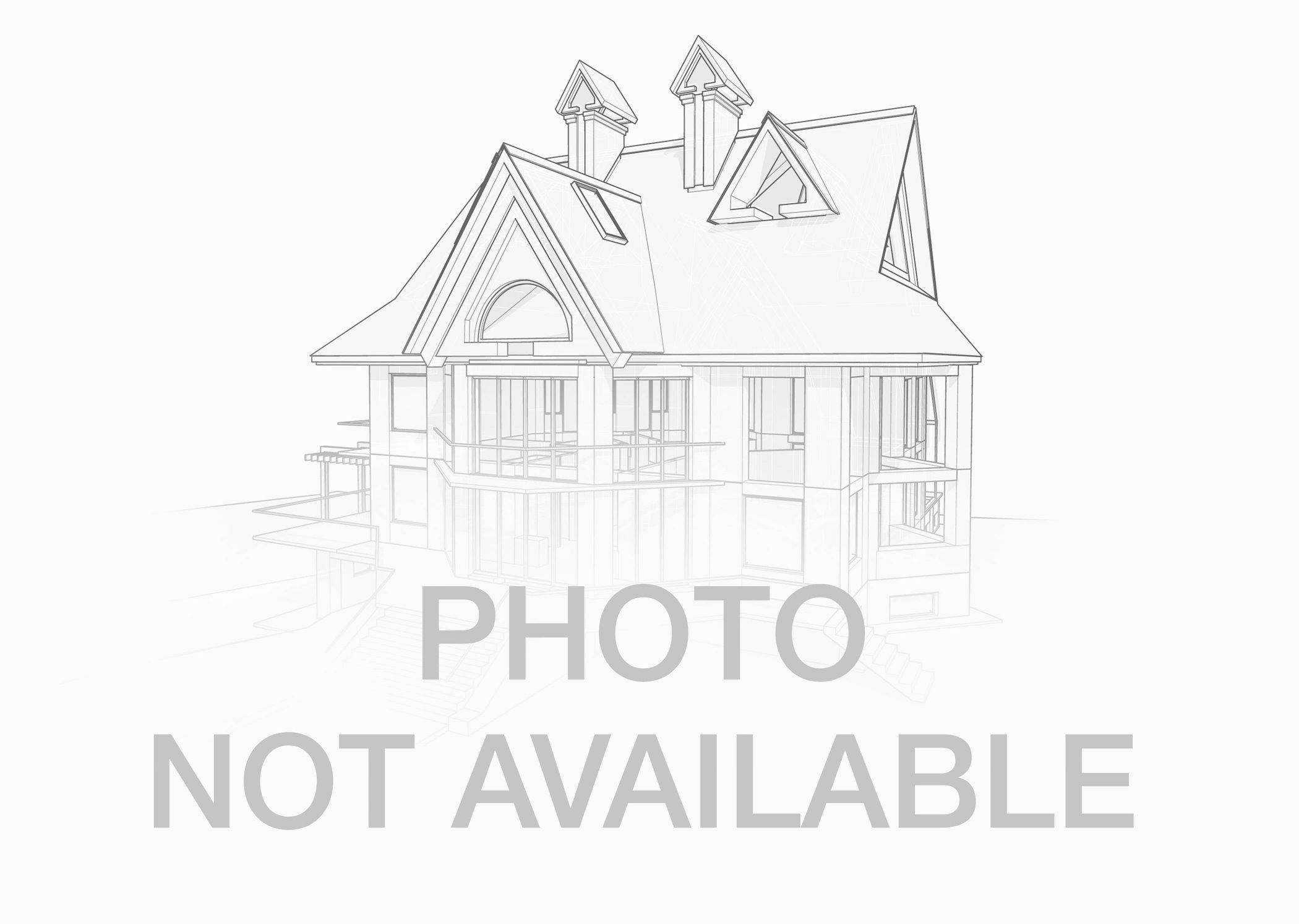 360 W Wellington Avenue 
